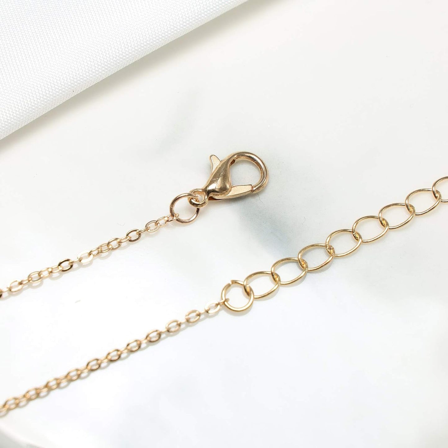 Fashion Pearl Necklace Chain Simple Hollow Ring Pearl Pendant Necklace Jewelry Accessories for Women and Girls
